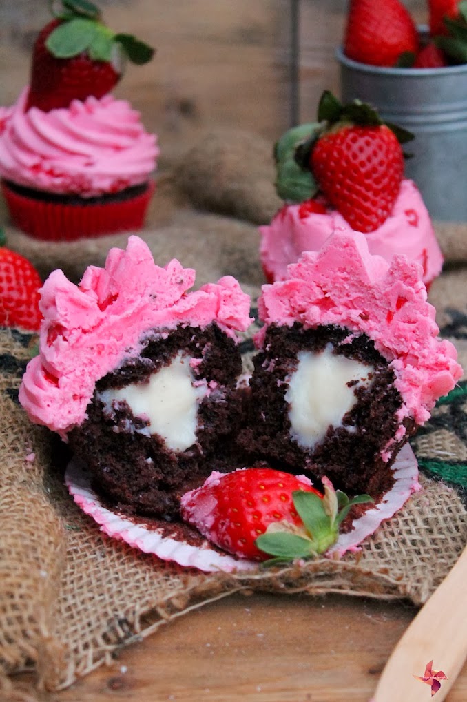 Receta cupcakes de chocolate con frosting de Crema de Fresas