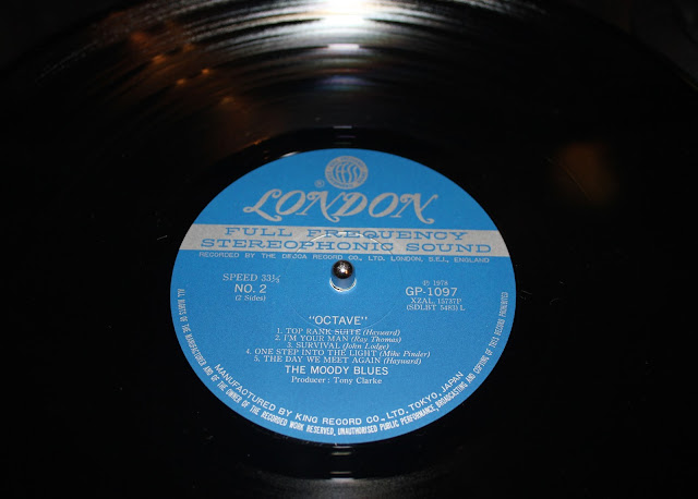 THE MOODY BLUES Octave