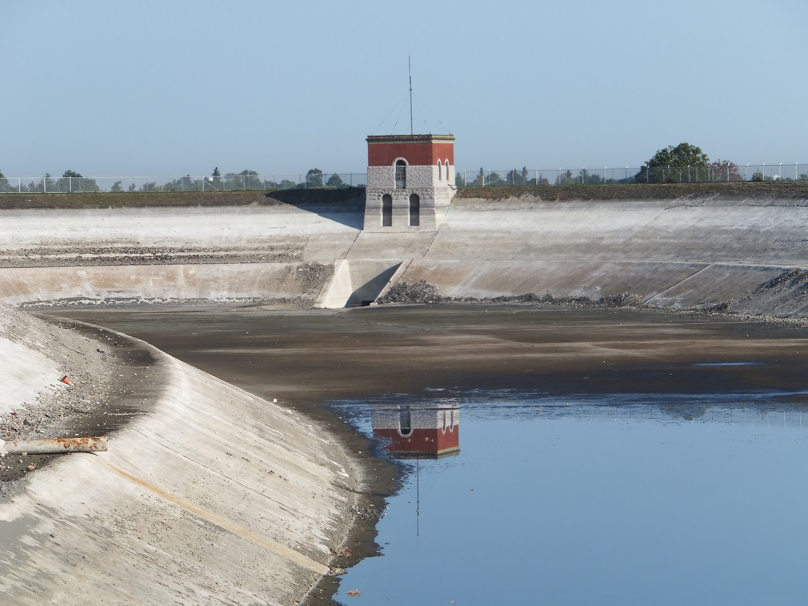 MERRYSYRACUSE Woodland Reservoir Drained and Cleaned of 57 Years of