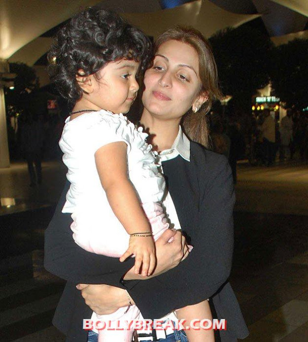 Riddhima with her daughter - Ranbir Kapoor's sister Riddhima