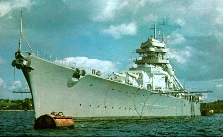 El Bismarck a color
