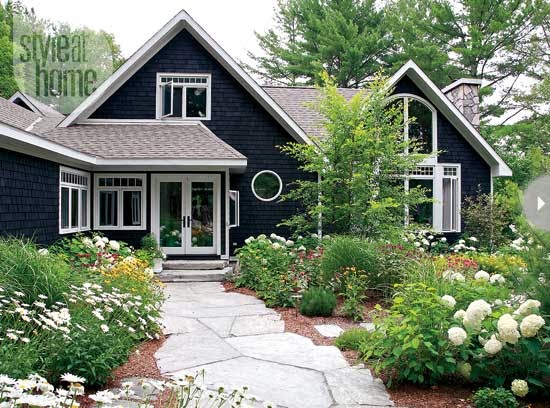 Black House Exteriors | Dans le Lakehouse Black House Exteriors | Dans le Lakehouse