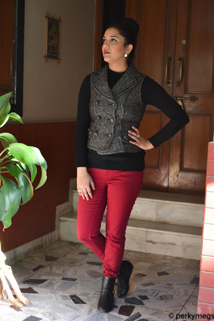 3 chic and stylish looks with Maroon/Burgundy Jeans India