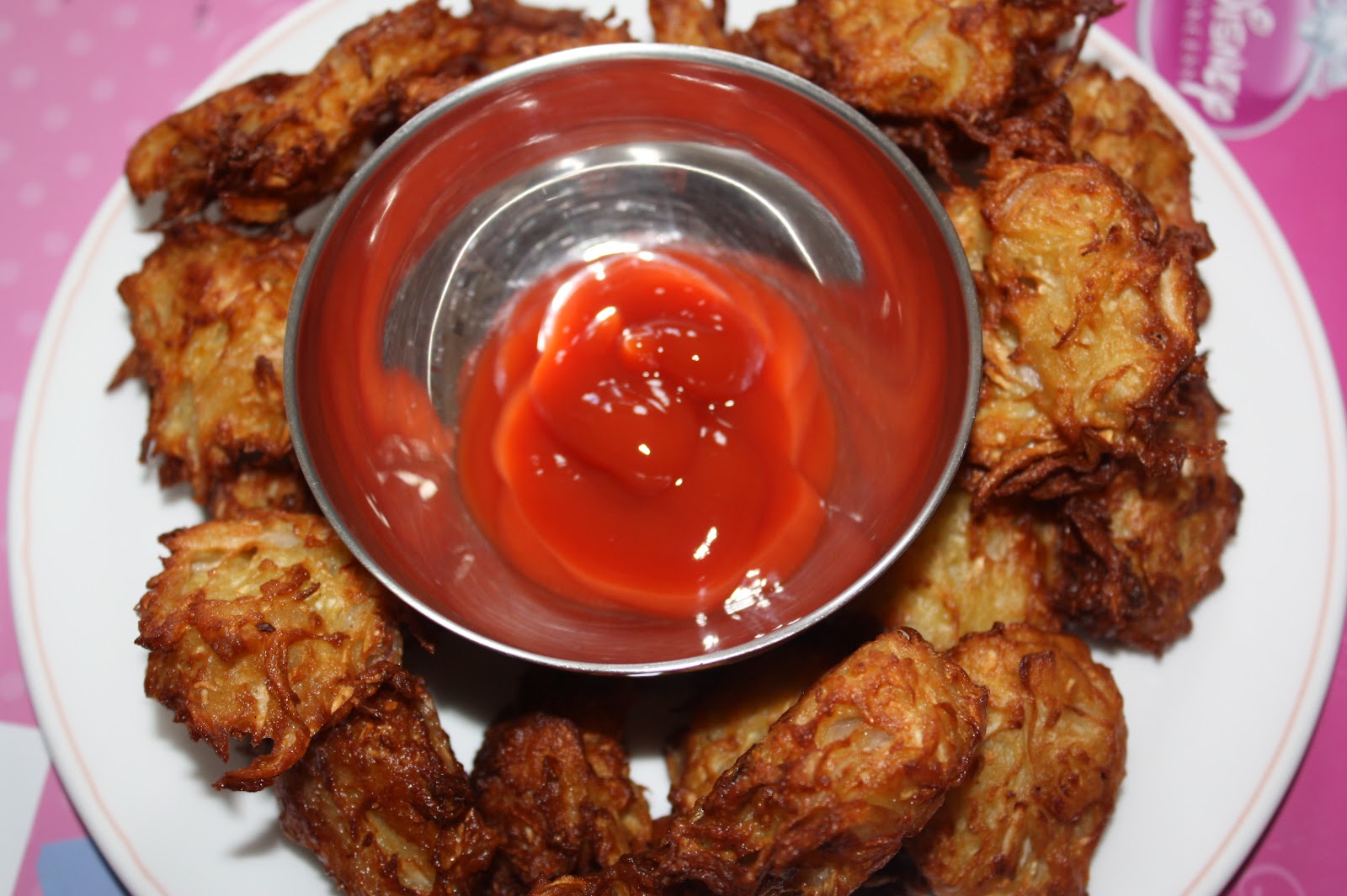 Yummylicious...Scrumptious..... Cabbage Pakodi/Cabbage Fritters