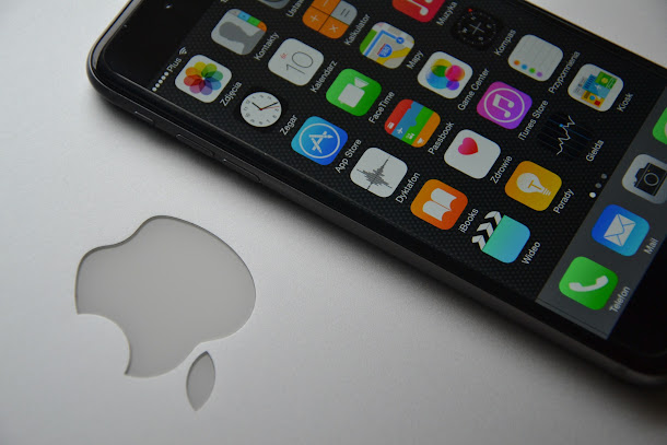 iOS11推出後,許多iPhone使用者感受到手機變慢,更一度傳出這是蘋果強迫購的策略,但近日已被破除流言。 iOS11推出後,許多iPhone使用者感受到手機變慢,更一度傳出這是蘋果強迫購的策略,但近日已被破除流言。