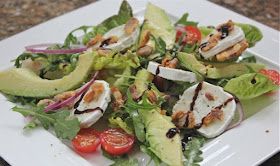 Goat's cheese, avocado and bacon salad