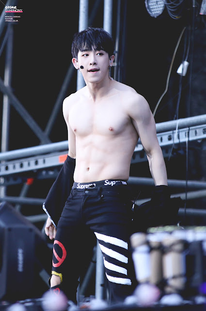 Kpop Hotness: [RANDOM HOTNESS] MONSTA X Wonho Shirtless