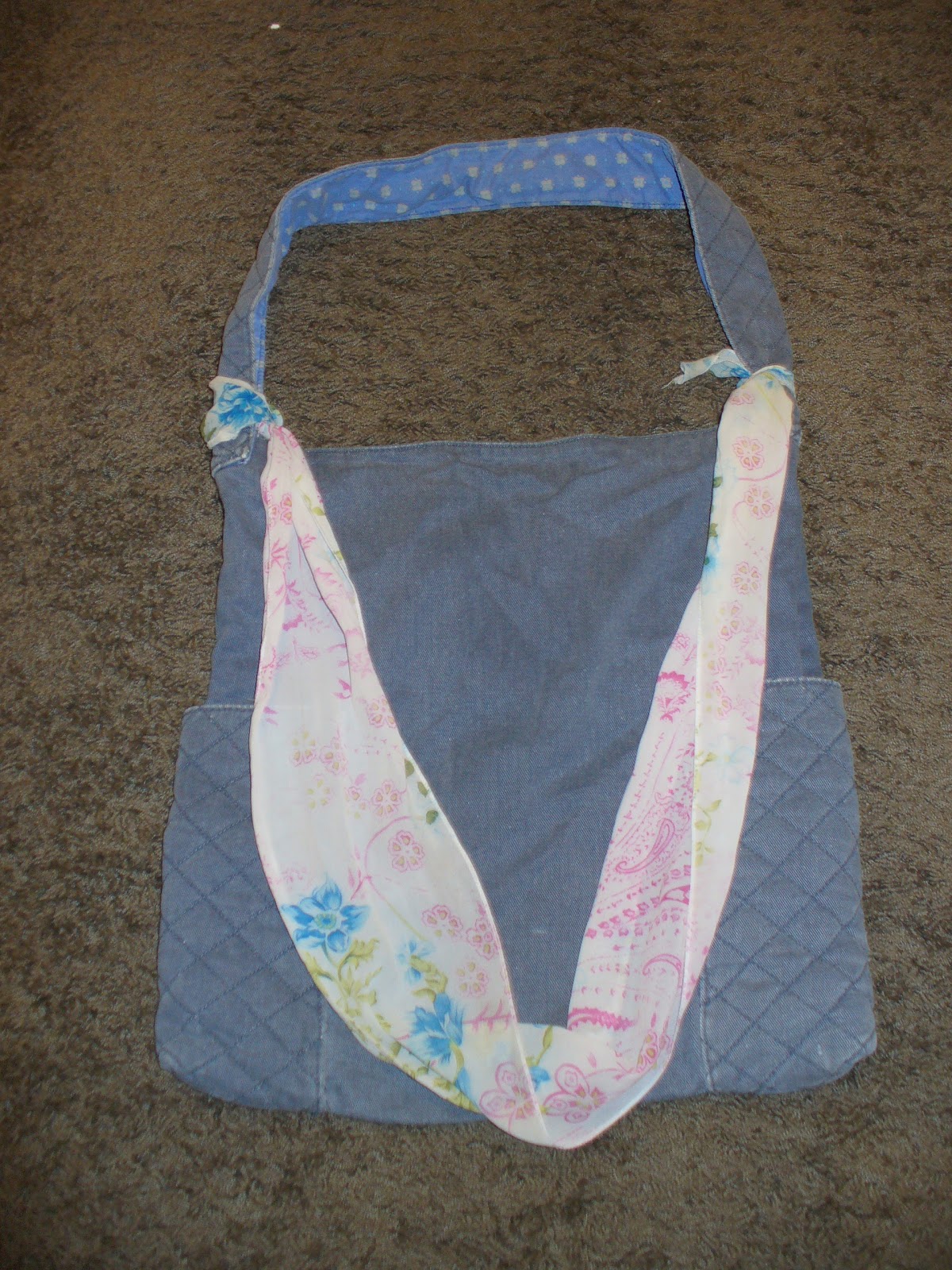 Kai Leigh Bow 22 Ways to Make a Boring Bag Exciting Using Only a Scarf.