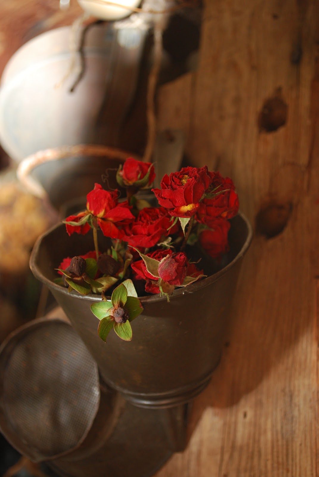 Capers of the Vintage Vixens DRIED FLOWERS; I LOVE THEM)