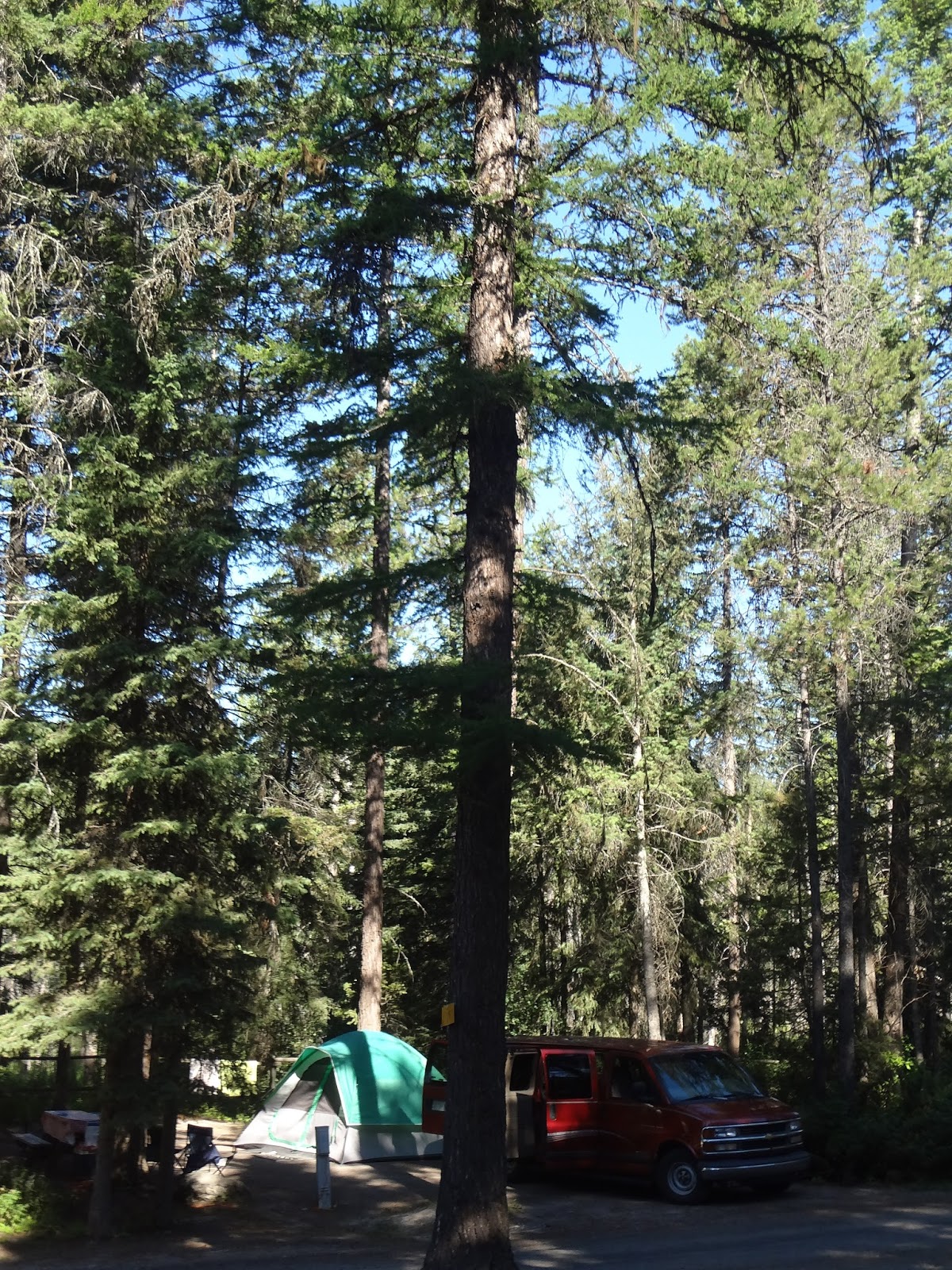 Weyburn Crocus Quilters Visiting Quilt Shops in MT