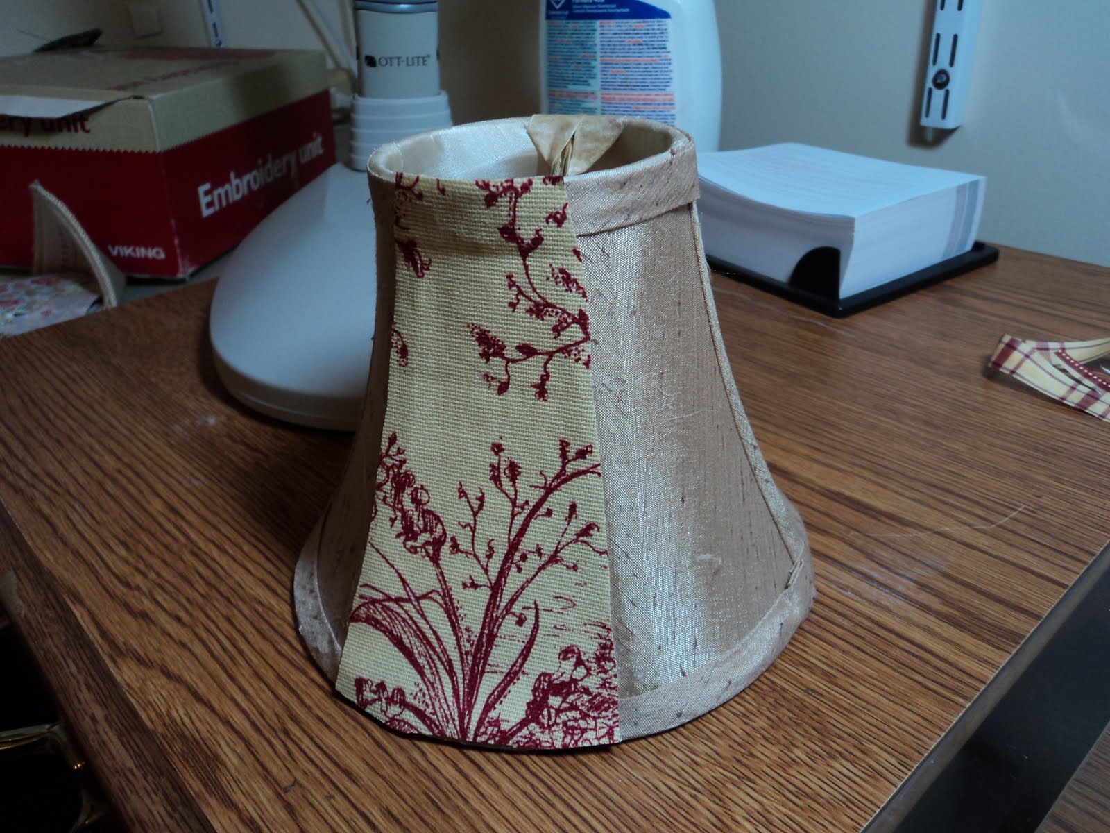 Magazine Your Home Recovering a lamp shade