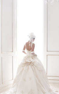 foto Indonesian Model Astrid Ellena Wedding Dress Modelling