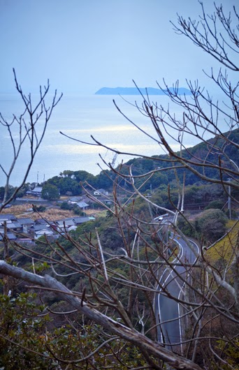 viewing of Nu-shima from a mountain path　