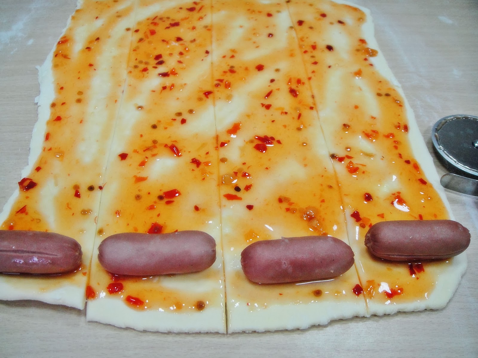 Maryam's Culinary Wonders 585. Thai Sweet Chili Sausage Rolls