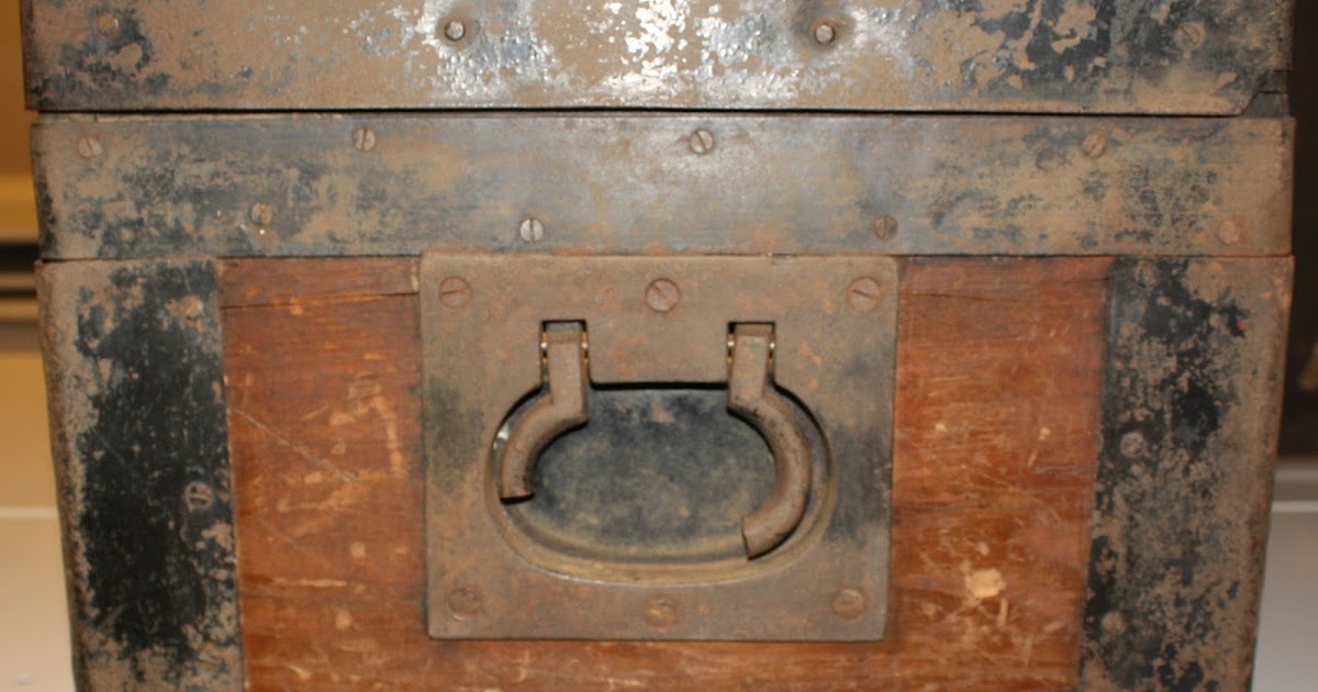 Guardian of the Artifacts Handling Artifacts