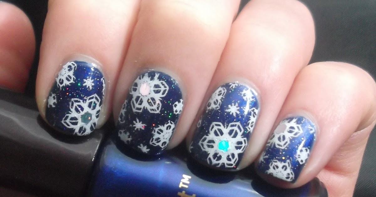 Lou is Perfectly Polished: Christmas Nails: Snowflakes