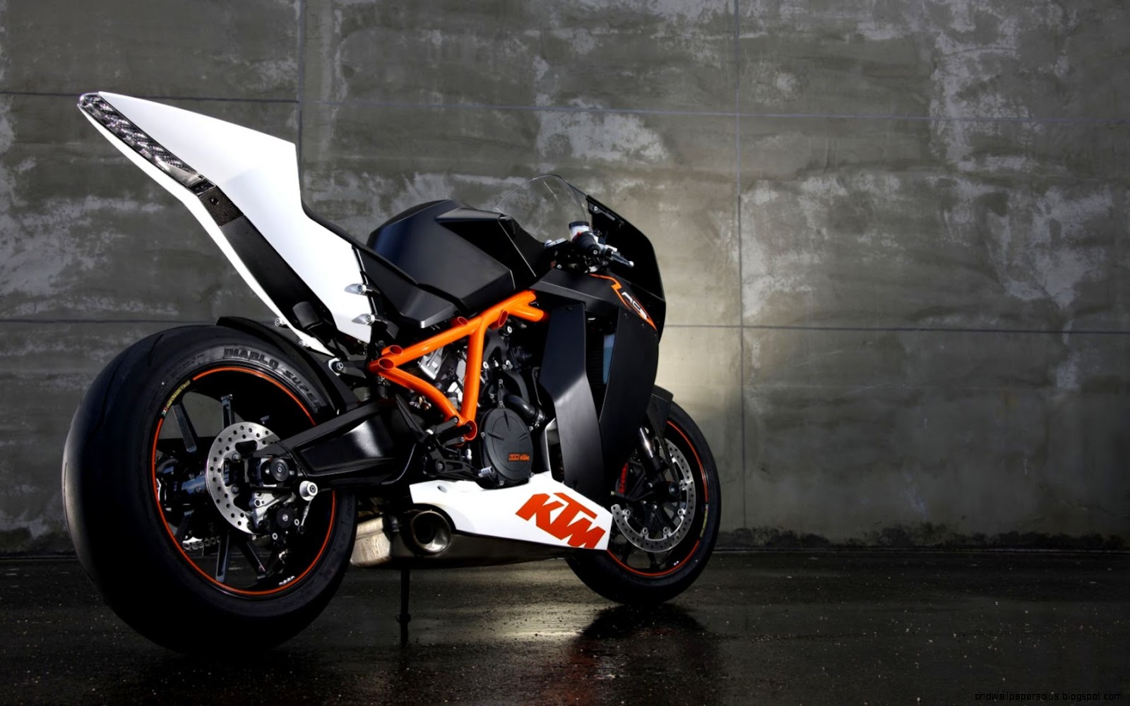 KTM 1190 RC8 R KTM 1190 RC8 R