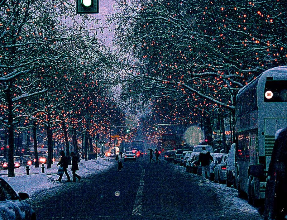 eSnESSensibility • Christmas lights in berlin via ashkey eSnESSensibility • Christmas lights in berlin via ashkey