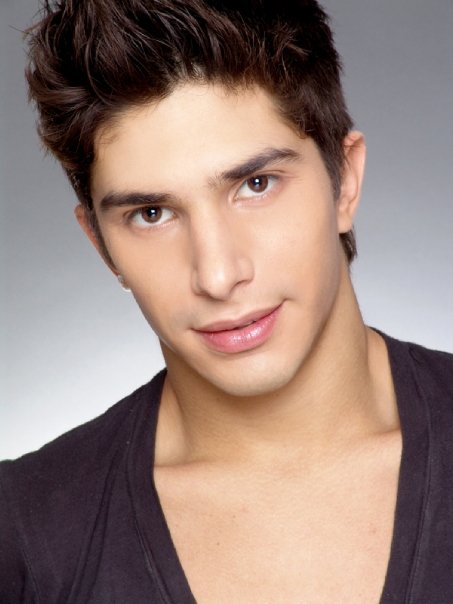 LOS INDOMABLES Luis Rivas