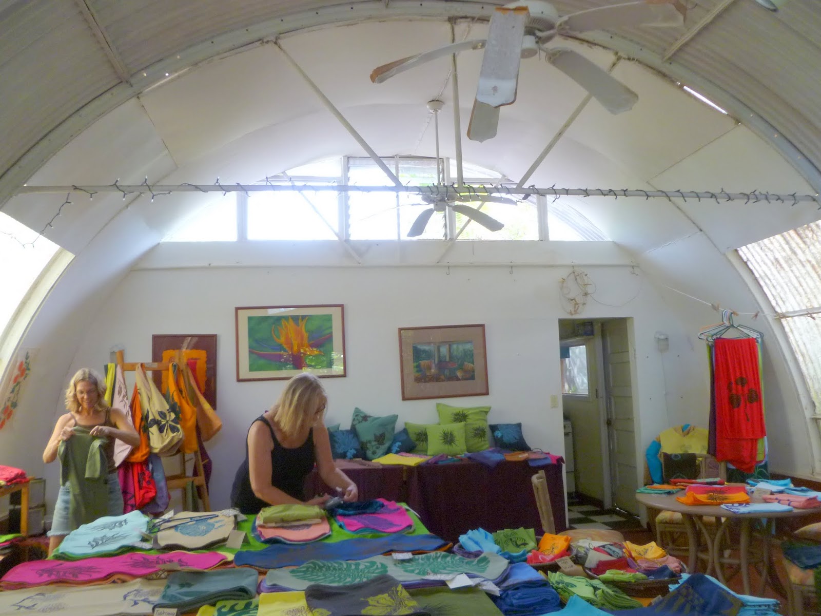 Maui Jungalow Quonset Hut Art Studio in Haiku