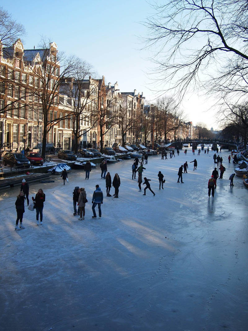 ROS.E. Ice skating...at the famous canals of Amsterdam