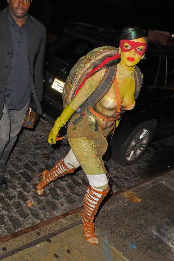 rihanna-halloween-costume-ninja-turtle__
