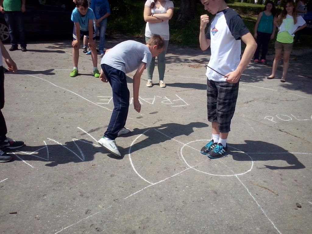 Building Bridges Using the Five Senses Polish kids' traditional games