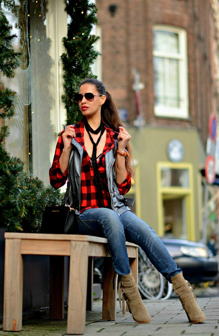 The cute bracelets I am wearing are handmade by my fourteen year old cousin Sam. He did a great job don\u0026#39;t you think?