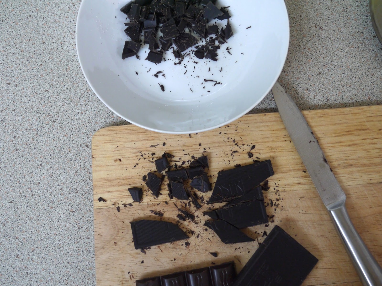 This Muslim Girl Bakes Dark Chocolate + Peanut Butter Flapjacks.