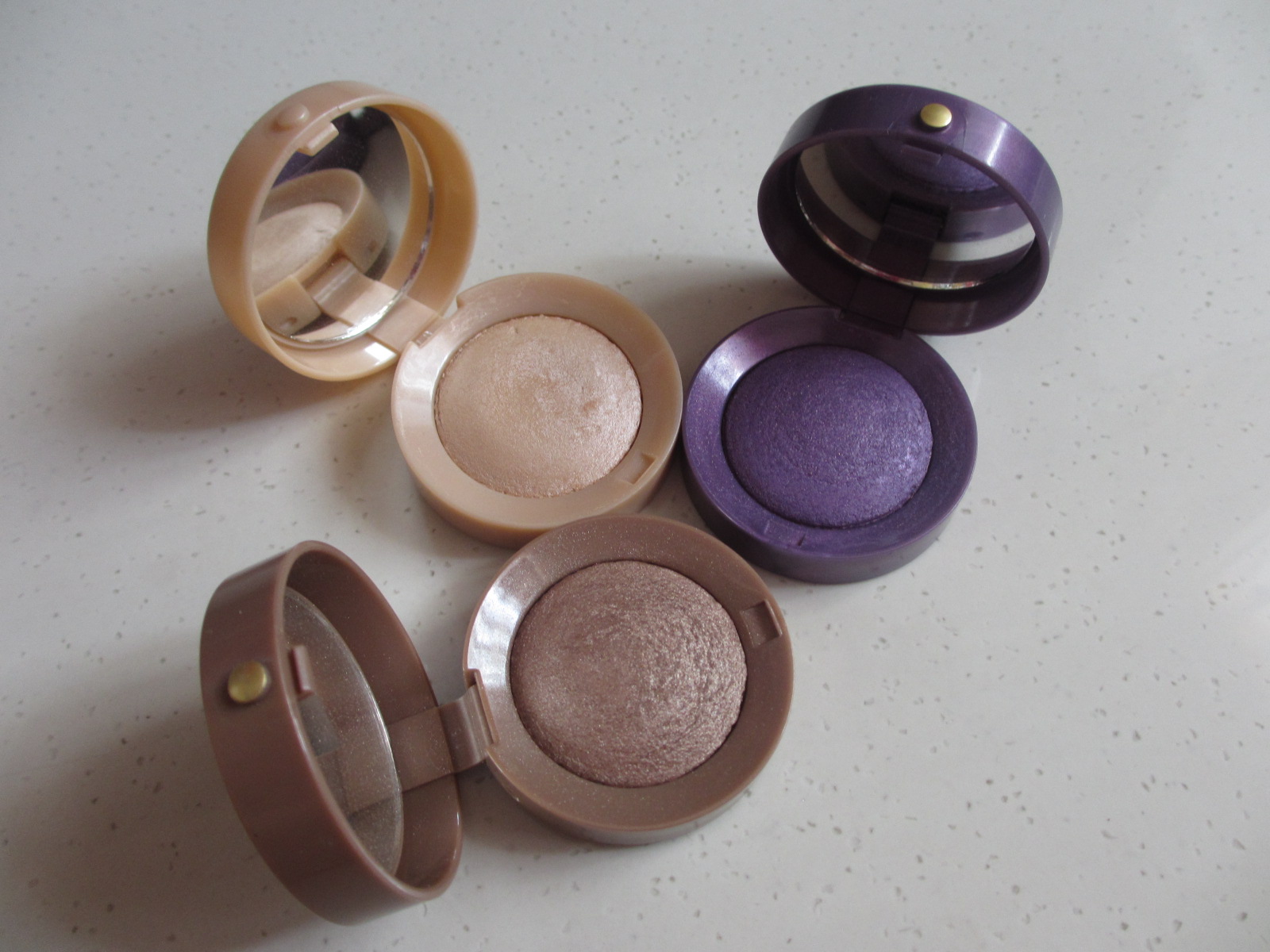 The Blackmentos Beauty Box: Review: Bourjois little round pot eyeshadow ...