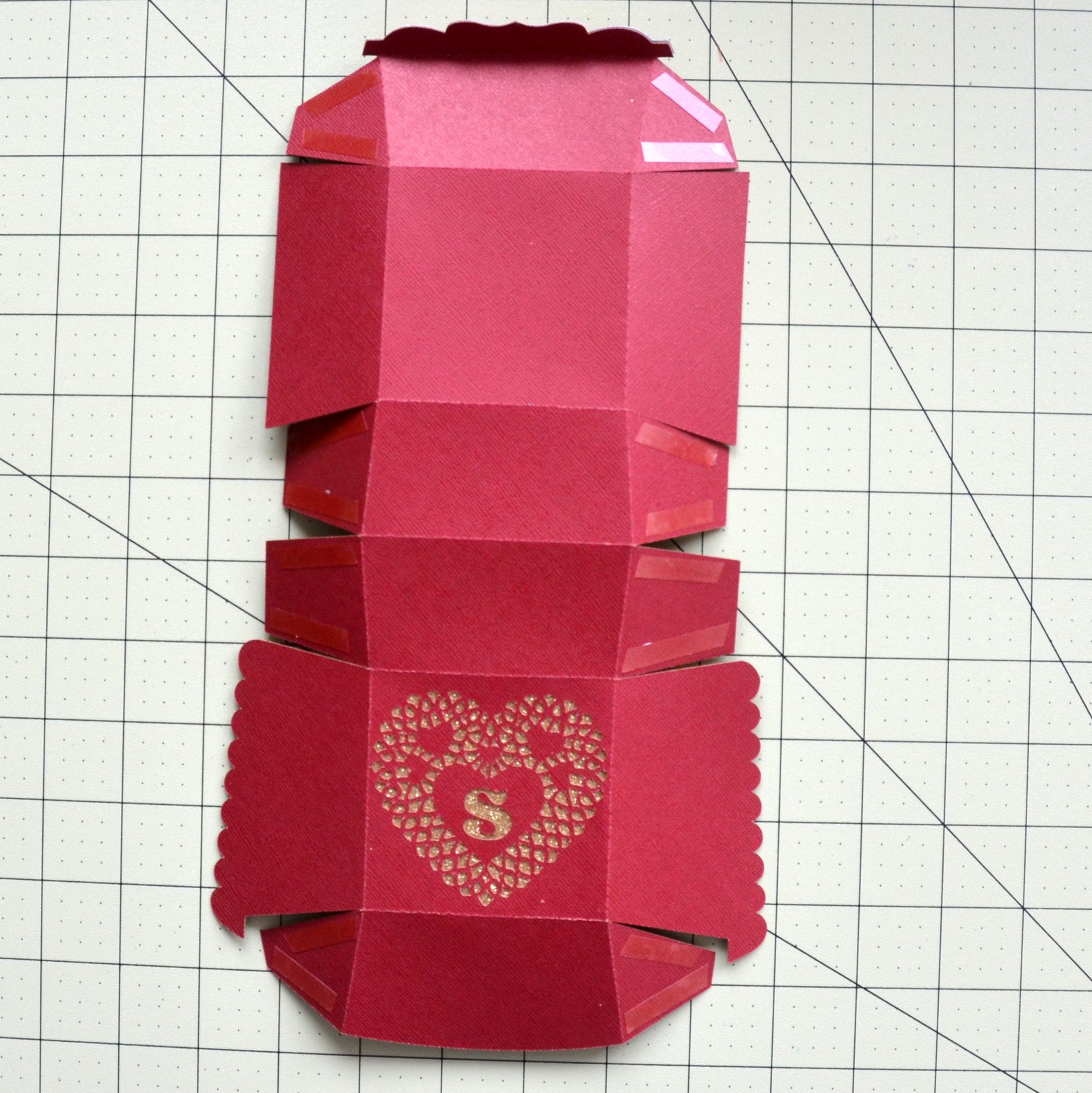 Samantha Walker's Imaginary World Heart Lace Clam Shell Box Tutorial