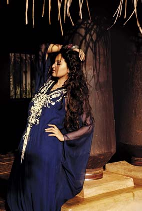 Sonakshi Sinha L'Officiel India Scan1 - Sonakshi Sinha L'Officiel India Scans - Jan 2012