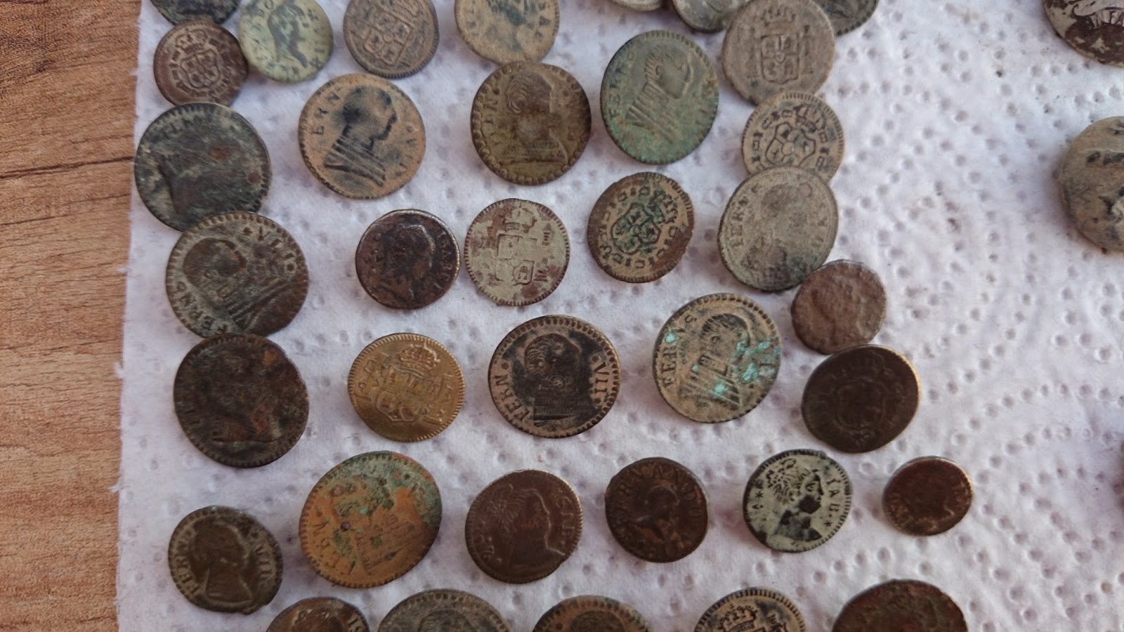 LOT 70 OLD SPANISH COLONIAL BUTTONS FERDIN VII / ISABEL II / PATRIOTIC