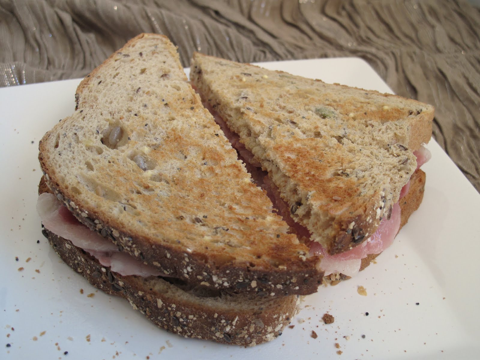 Hungry Jenny How to Make a Bacon Sarnie...