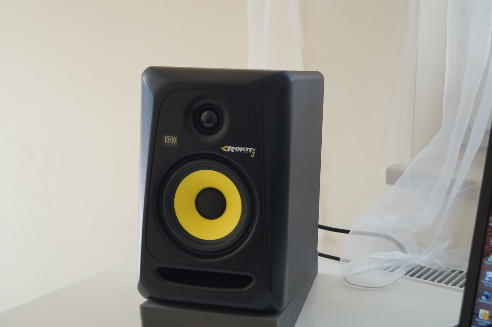 krk rokit 5 auto power off