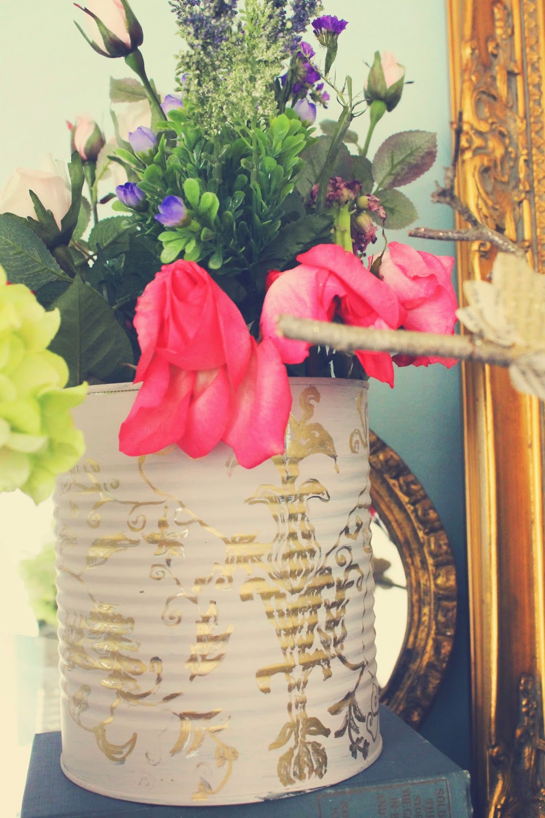 Trois Petites Filles Tin can centerpieces