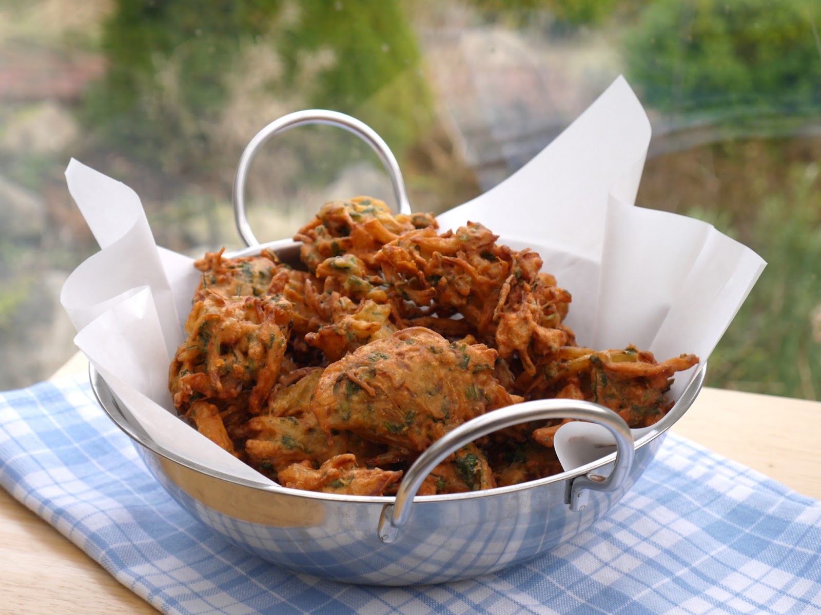 This Muslim Girl Bakes Crispy Onion Bhajis.