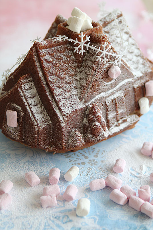 My Lovely Food Spiced Christmas Gingerbread House Bundt Cake ( Bundt