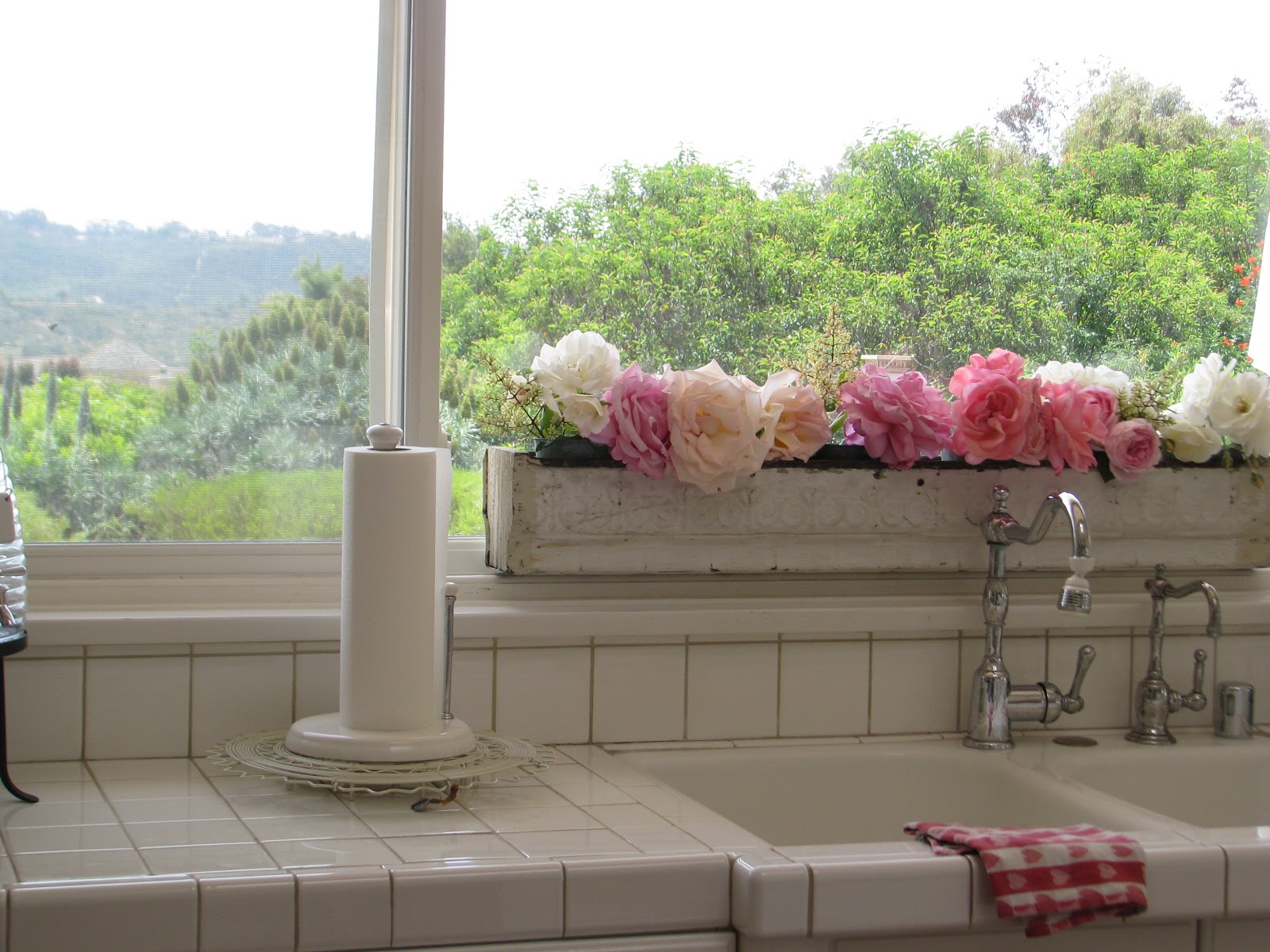 Mothers Day Garden Party White Ironstone Cottage