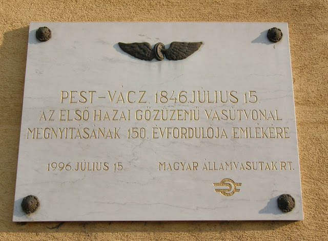 Hungary, Magyarország, Vác, emléktábla, vasúti állomás