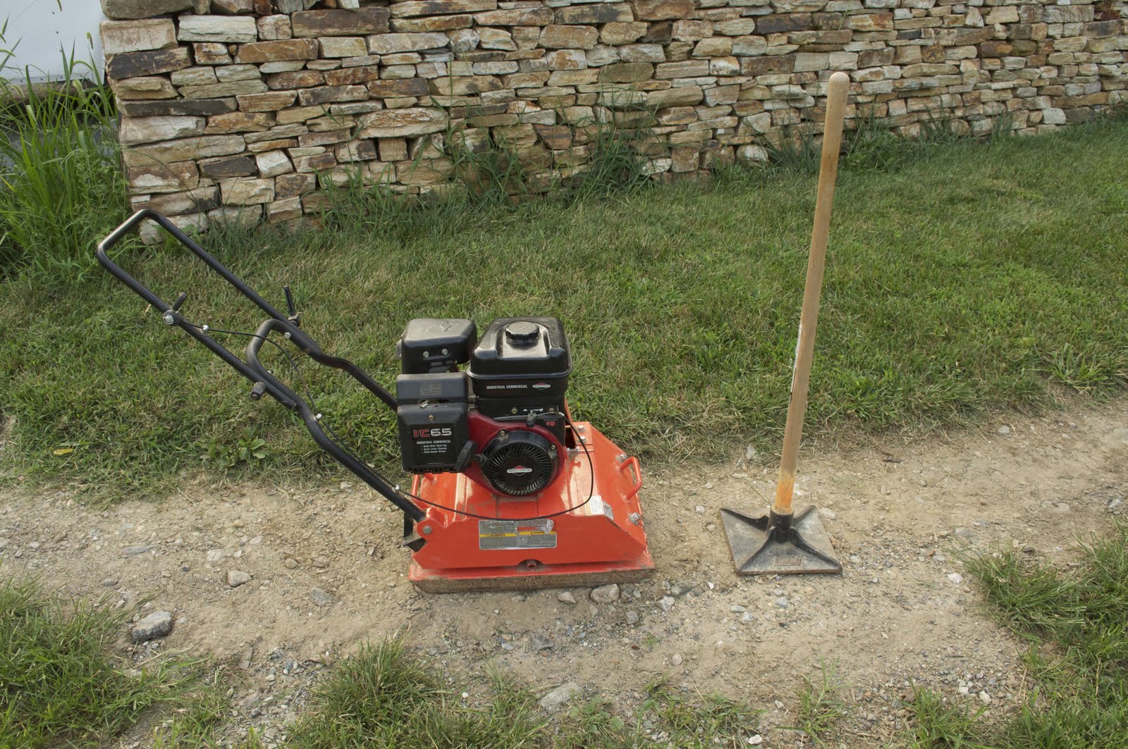 ROCKIN WALLS How To Compact for foundation stones