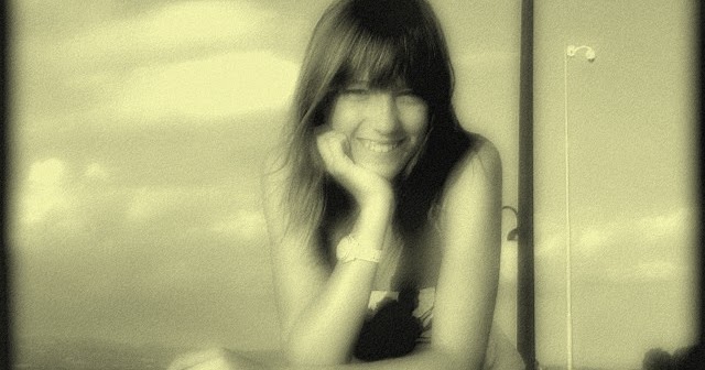 Briciole Ragazza Semplice