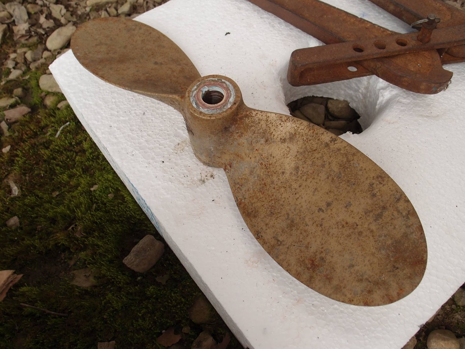 s/v Cilantro New VariProp Feathering Propeller