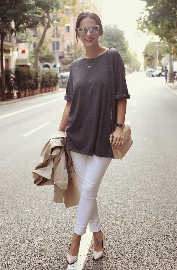 Grey_Top_white_Jeans_Style_In_Lima.JPG