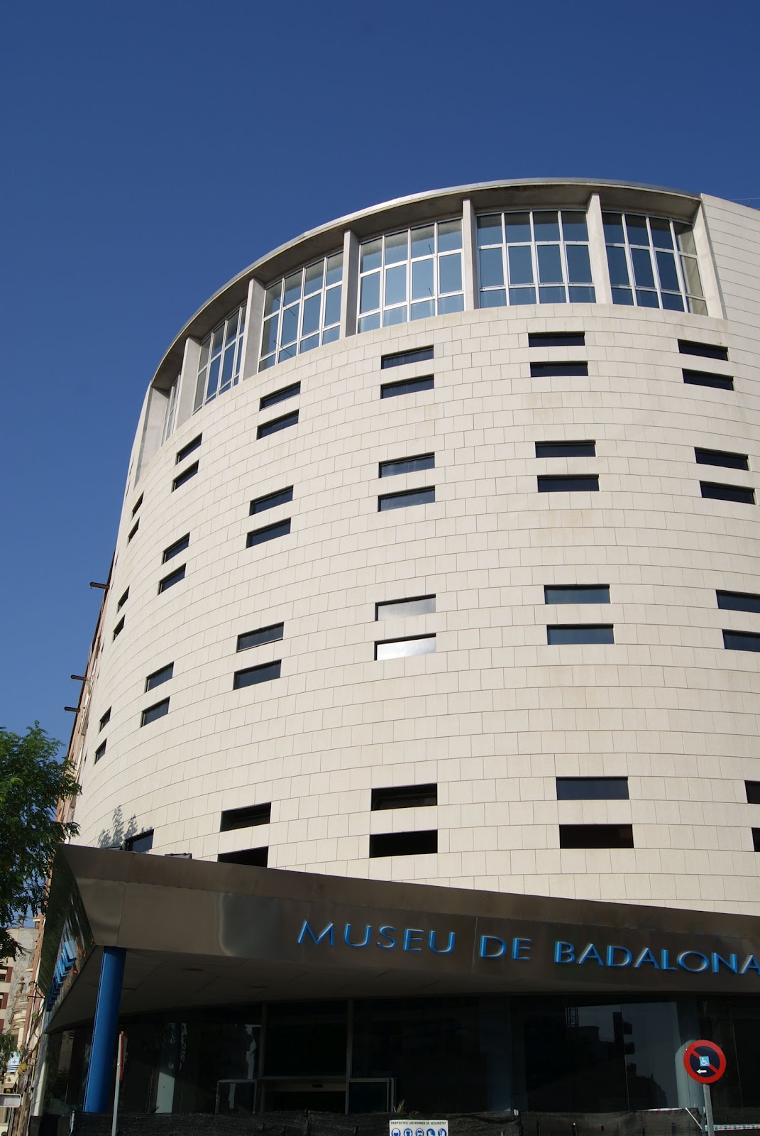 Badalona Recuerdos La sección de astronomía del Museo de Badalona