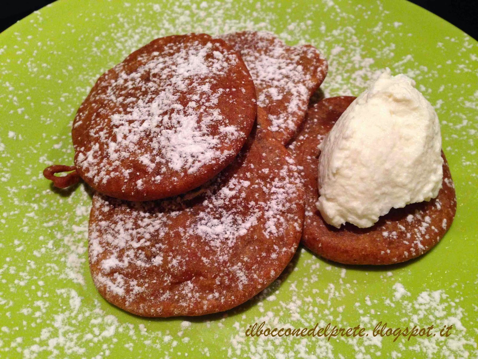 Frittelle di farina di castagne con la ricotta