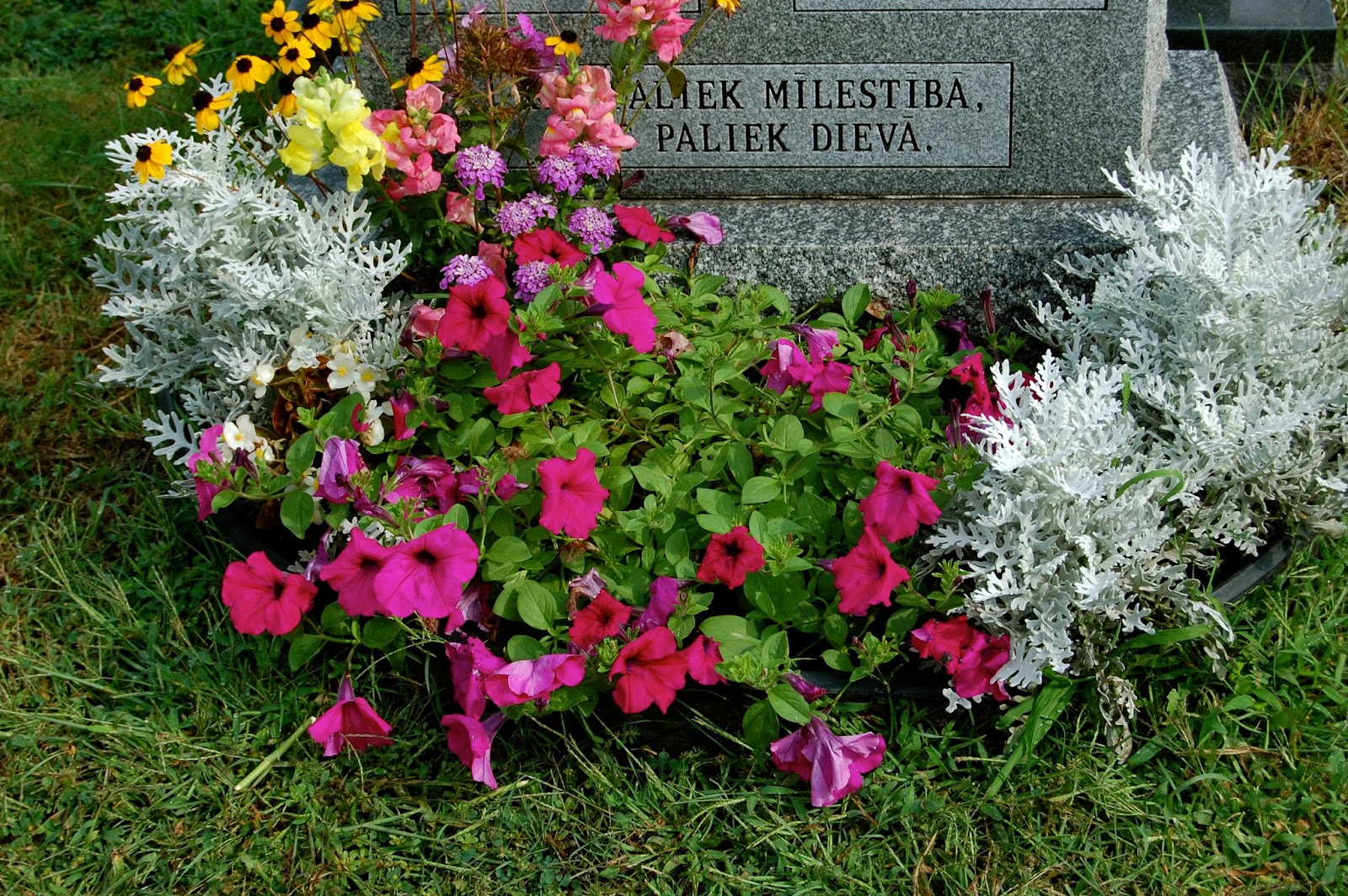 Astrid�s Garden Design Cemetery Plants