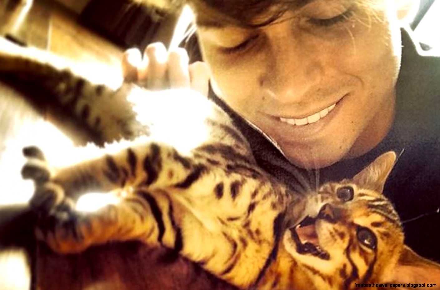 Joey Es reunited with missing pet cat Prince Es who was Joey Es reunited with missing pet cat Prince Es who was