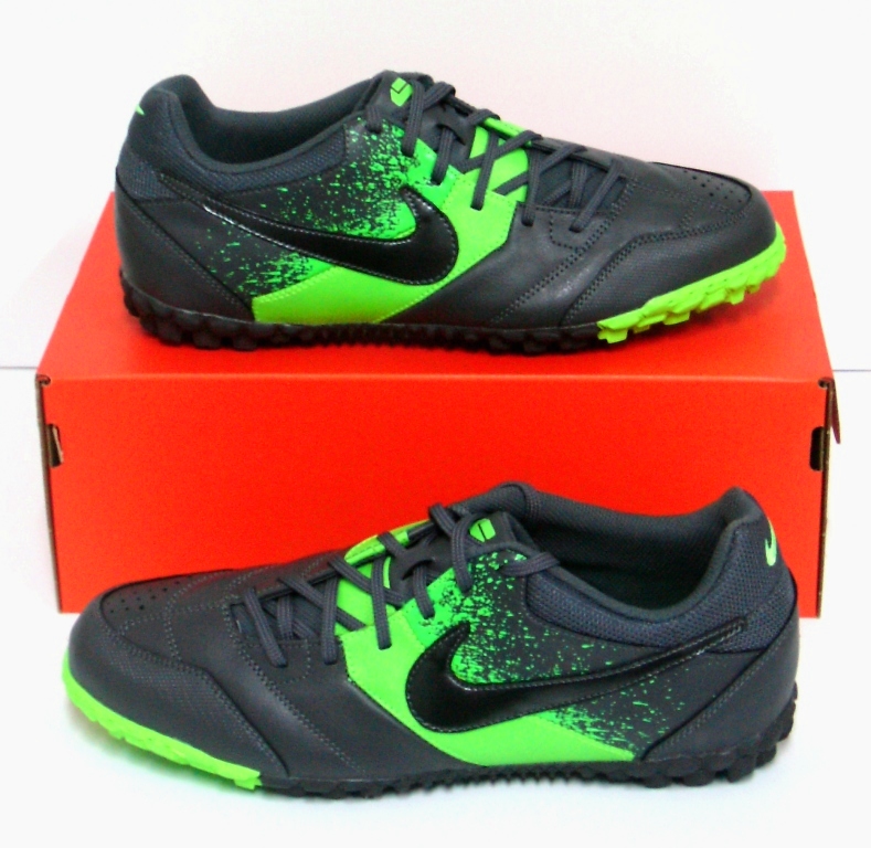 botines nike color negro