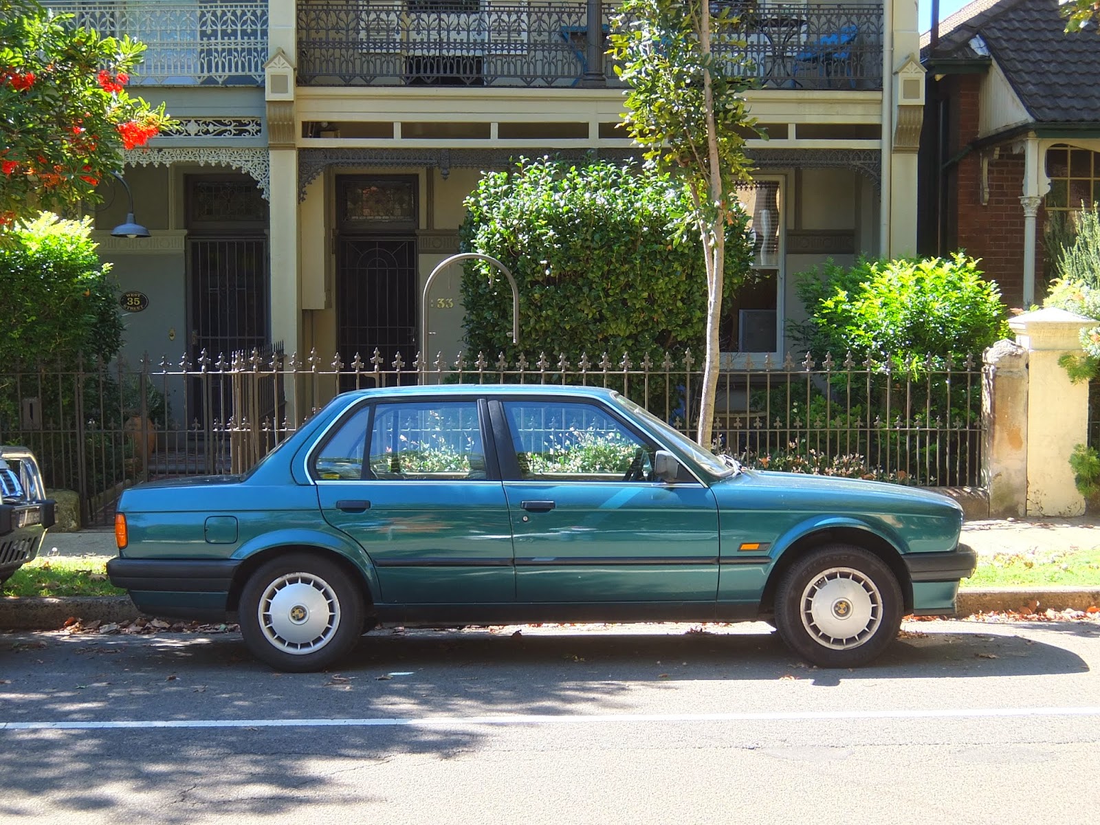 Aussie Old Parked Cars 1990 Bmw 318i 4 Door E30